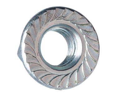 Metal ceviz beyaz arkaplanda izole