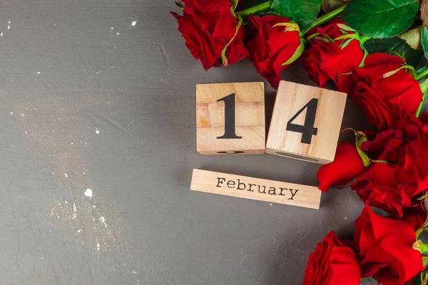 2月14日情人节的日历和装饰. — 图库照片
