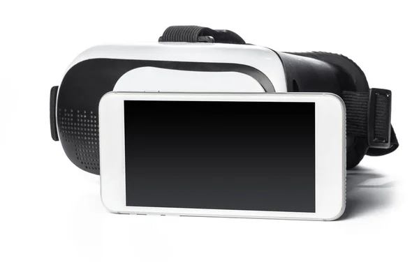 VR очки и смартфон изолированы на белом фоне . — стоковое фото