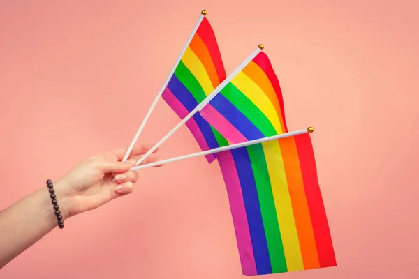 Lags der LGBT-Community in der Hand — Stockfoto