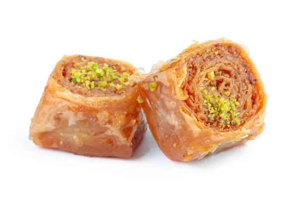 Turkse Ramadan dessert Baklava geïsoleerd op wit — Stockfoto
