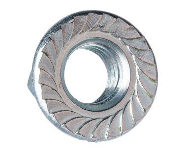 Metal ceviz beyaz arka planda izole edilmiş. yaratıcı fotoğraf.