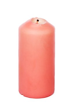 Balmumu renkli mum beyaz arkaplanda izole edilmiş.