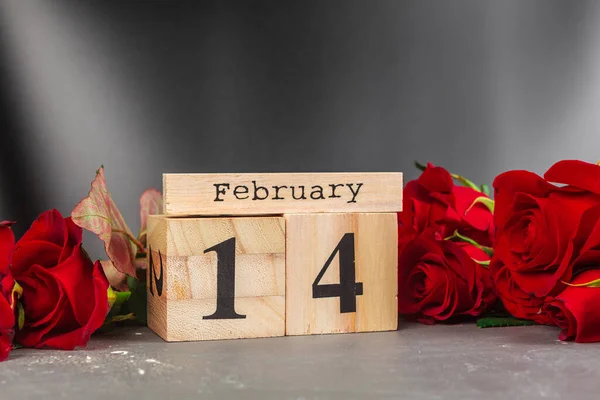 14 Şubat: Sevgililer Günü için takvim ve dekorasyonlar. — Stok fotoğraf