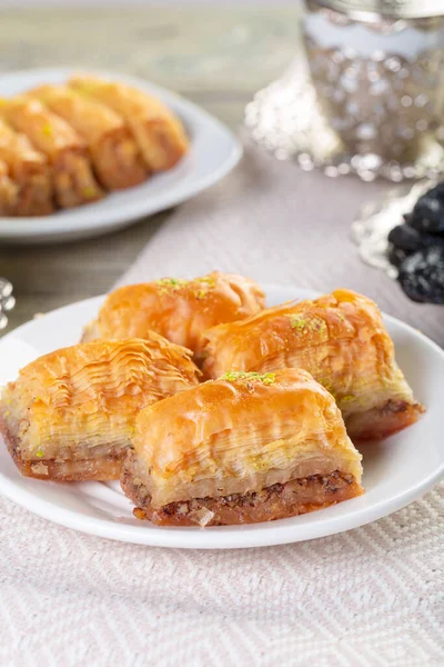 Handgemaakte baklava, traditioneel Turks gebak close-up — Stockfoto