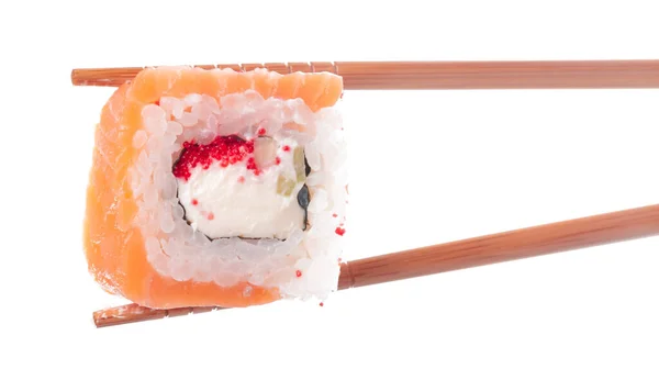 Geleneksel taze Japon suşi böreği beyaz arka planda izole edilmiş. — Stok fotoğraf