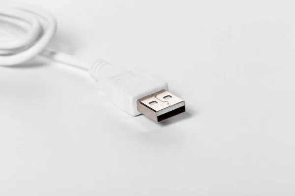 Vista de perto de um cabo USB — Fotografia de Stock