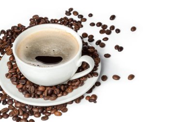 Kavrulmuş kahve çekirdekli beyaz kahve.