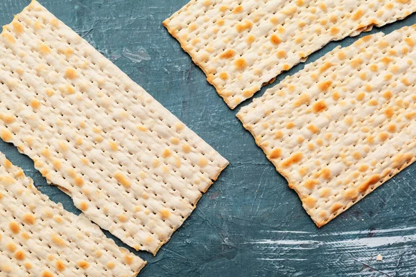 Judisk traditionell matzobröd. Makrofoto. Närbild. — Stockfoto