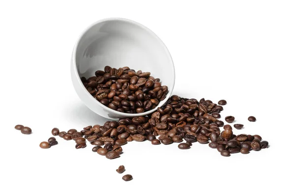 Kaffeebohnen isoliert auf weißem Hintergrund. Nahaufnahme. — Stockfoto