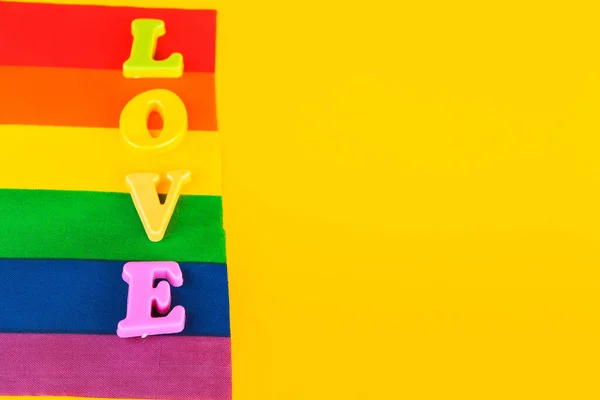 Повідомлення на гей-прапорі ЛГБТ — стокове фото