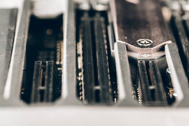 Elektronik devre kartını işlemciyle kapat