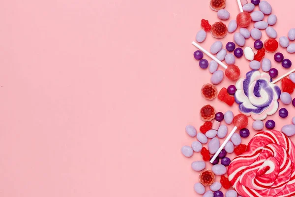 Un montón de dulces de colores. De cerca. . — Foto de Stock