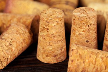 Şarap mantarları grubunu kapatın.