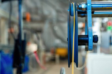 Kablo üretimi. Kablo makarasını kapat.