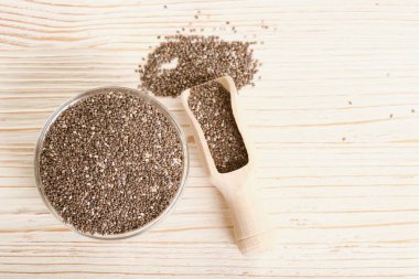 Chia tohum ahşap arka plan üzerinde