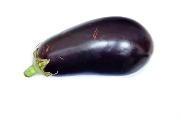 Aubergine / äggplanta isolerade. — Stockfoto