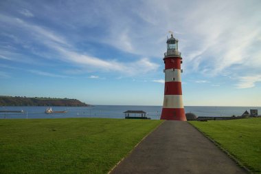 Plymouth kırmızı ve beyaz deniz feneri