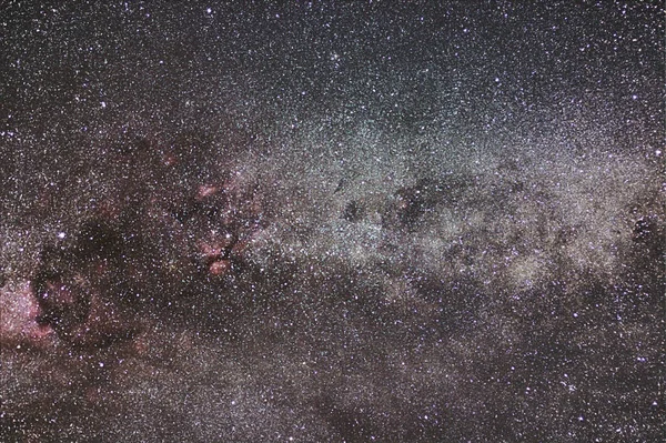Calea Lactee şi constelaţia Cygnus. Northern Cross. Noapte înstelată — Fotografie, imagine de stoc