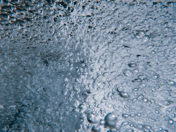 Vzduchové bubliny pod vodou pozadí — Stock fotografie