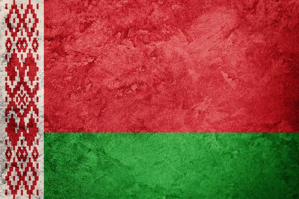 Великолепный флаг Беларуси. Белорусский флаг с гранжевой текстурой . — стоковое фото