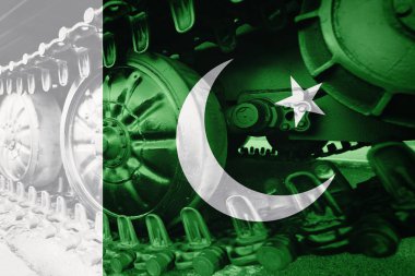 Yakın çekim Caterpillar parça Pakistan bayrağı geri ile askeri tank