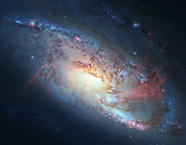 Spirális galaxis M106, a Vadászebek csillagképben. — Stock Fotó