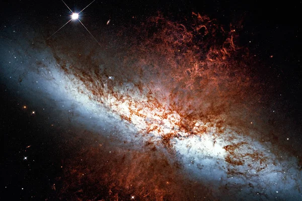 Messier 82, Galáxia do Charuto ou M82 na constelação de Ursa Major — Fotografia de Stock
