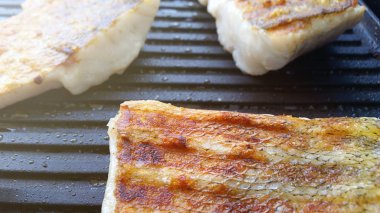 Izgara ızgara balık yakın çekim