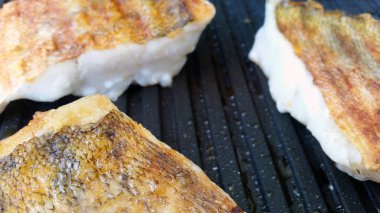 Izgara ızgara balık yakın çekim