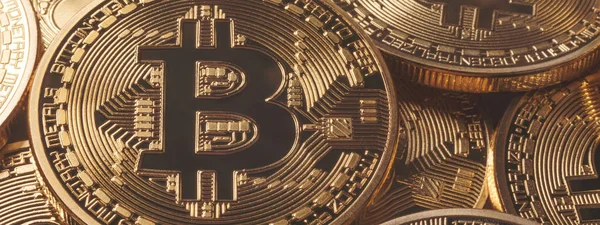 Золотий Bitcoins. Нові віртуальні гроші. — стокове фото