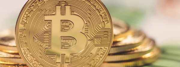 Altın bitcoin Euro arka plan. Bitcoin cryptocurrency.