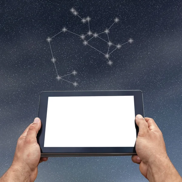 Astroloji, burç, teknoloji ve insan kavramı. Yay