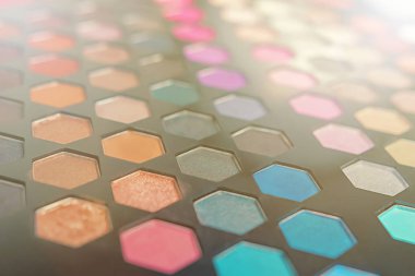 Güzellik Blog. Renkli göz farı yapmak kadar paleti.