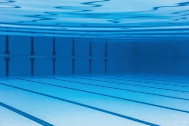 Su altı Boş Yüzme Havuzu. 