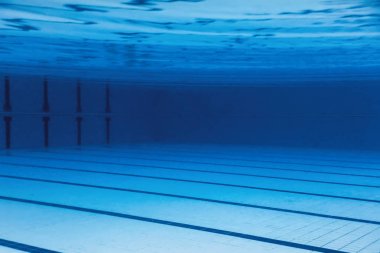 Su altı Boş Yüzme Havuzu. 