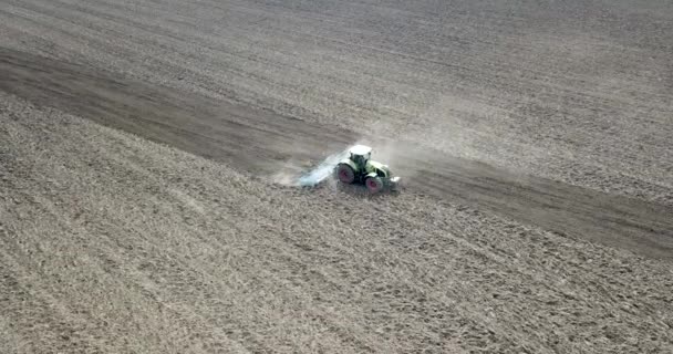 Trekker Veld Teelt Veld Voorbereiding Planten Luchtfoto — Stockvideo