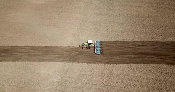 Trekker Veld Teelt Veld Voorbereiding Planten Luchtfoto — Stockvideo