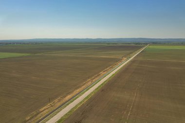 Tarım alanları bahar süre boyunca havadan görünümü.