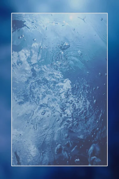 Undervattens bakgrund vit ram ram, vattenyta tomt te — Stockfoto