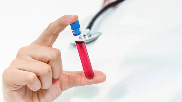 Bloedonderzoek, snelle verspreiding van het coronavirus, Mers-Cov-test — Stockfoto