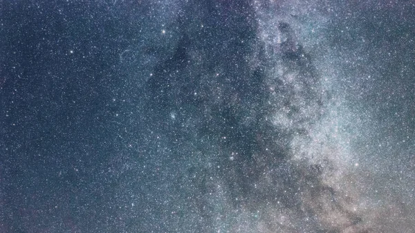 Cielo nocturno con estrellas brillantes, galaxia Vía Láctea — Foto de Stock