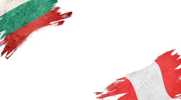 Beyaz arkaplanda Bulgaristan ve Peru bayrakları — Stok fotoğraf