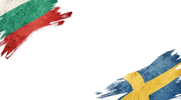 Флаги Болгарии и Швеции на белом фоне — стоковое фото