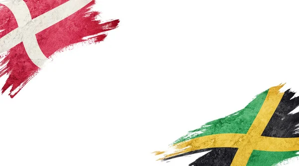 Флаги Дании и Ямайки на белом фоне — стоковое фото