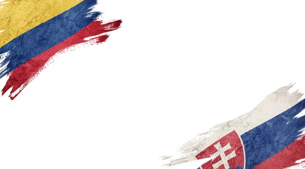 Bandeiras da Colômbia e da República Eslovaca sobre fundo branco — Fotografia de Stock