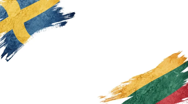 Bandeiras da Suécia e Lituânia sobre fundo branco — Fotografia de Stock