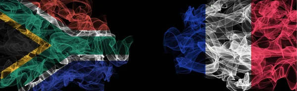 Bandiere del Sudafrica e della Francia su sfondo nero, Sud Afri — Foto Stock