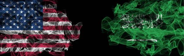 Bandiere di Stati Uniti e Arabia Saudita su sfondo nero, USA vs Arabia Saudita — Foto Stock