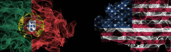 Bandiere del Portogallo e degli Stati Uniti su sfondo nero, Portogallo vs USA S — Foto Stock